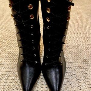 Sexy little black lace up pointy toe 👢 boot